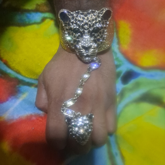 Cheetah Cuff /Ring - Picture 5 of 5